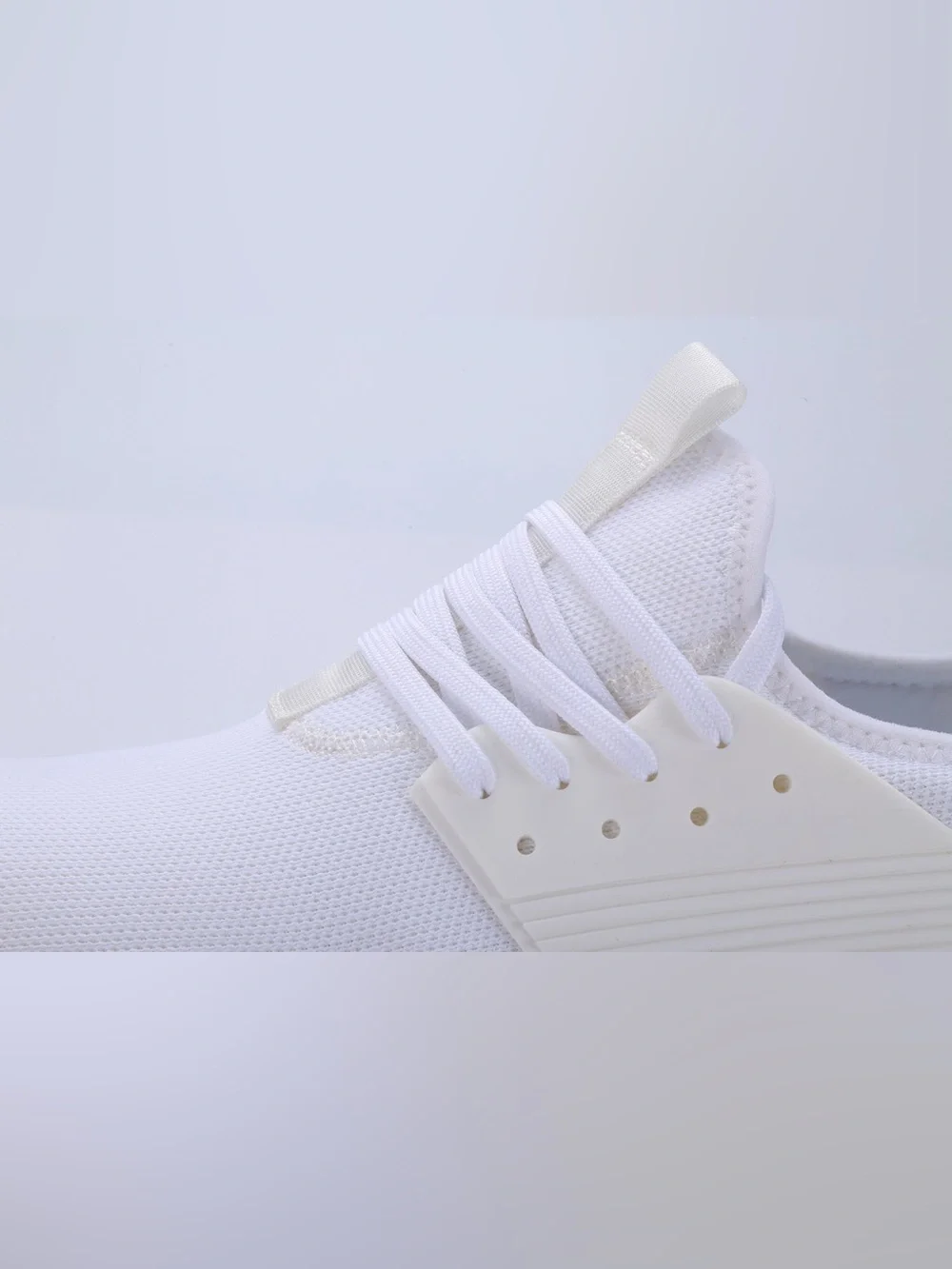 NIB Loom Waterproof Sneakers White Knit Athletic Shoes Women’s Size 10 EU 41